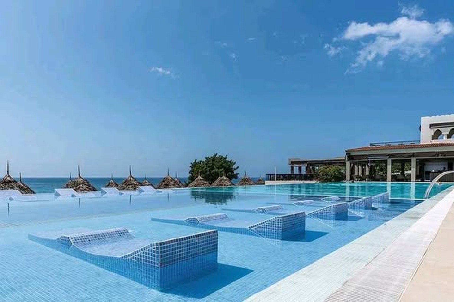 Pool overlooking the Indian Ocean