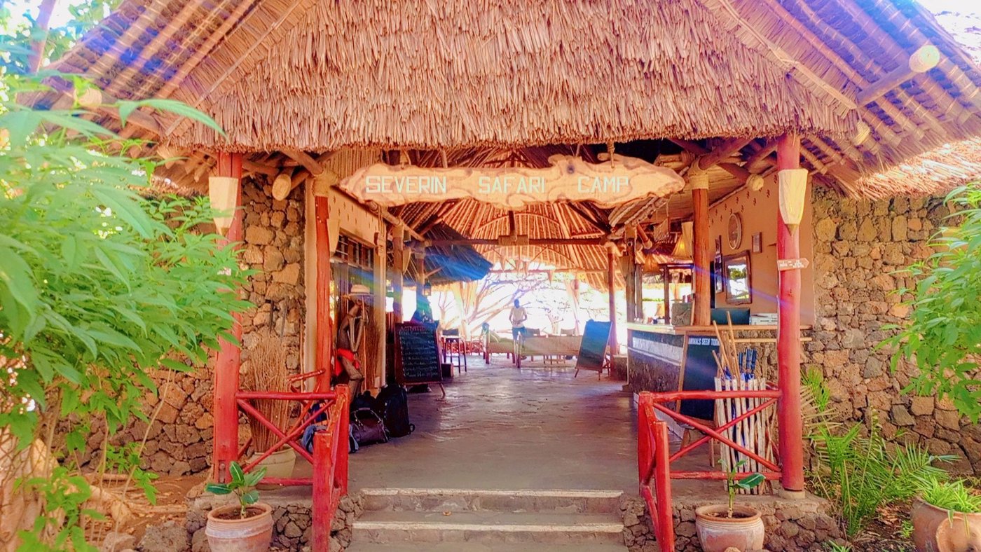 Thatched entrance walkway to the main lodge